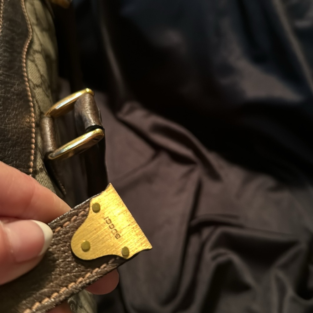 Gucci Preloved Good Condition with lock and two keys - Picture 8 of 10